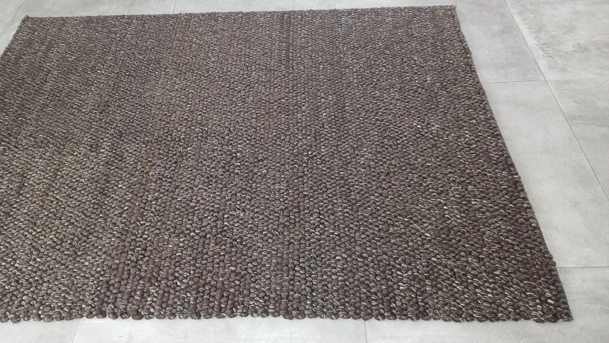 Large grey wool rug - Image 1