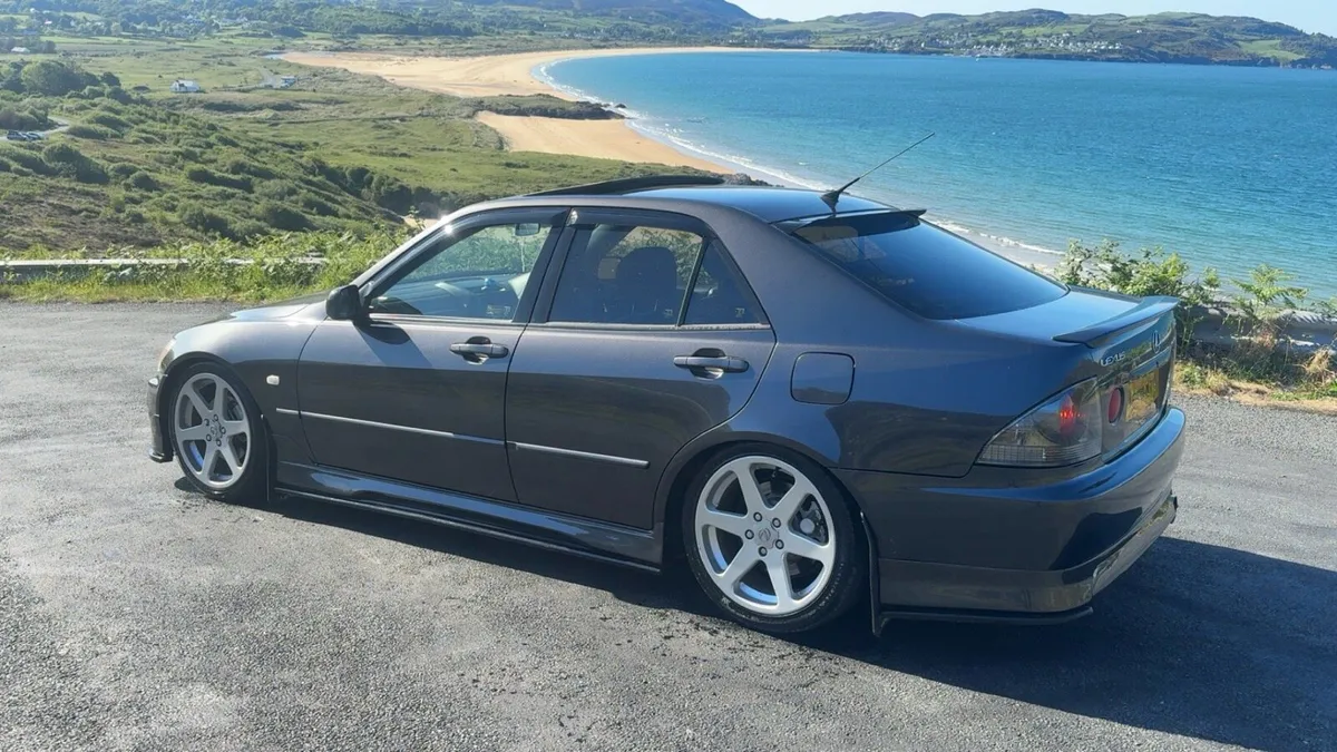 Lexus is200 - Image 4