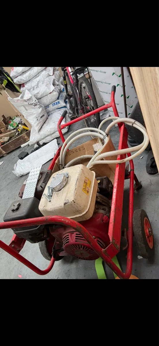 Gx390 power washer - Image 1