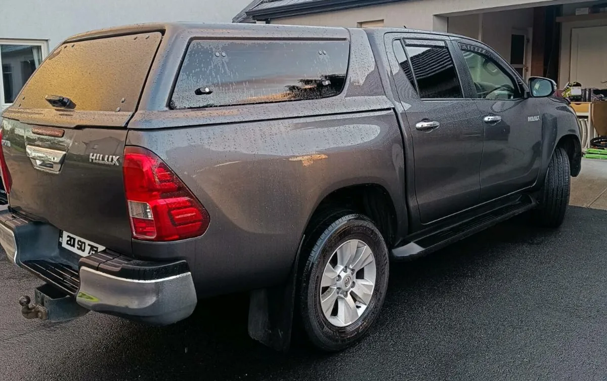 Toyota Hilux Sr5 - Image 4