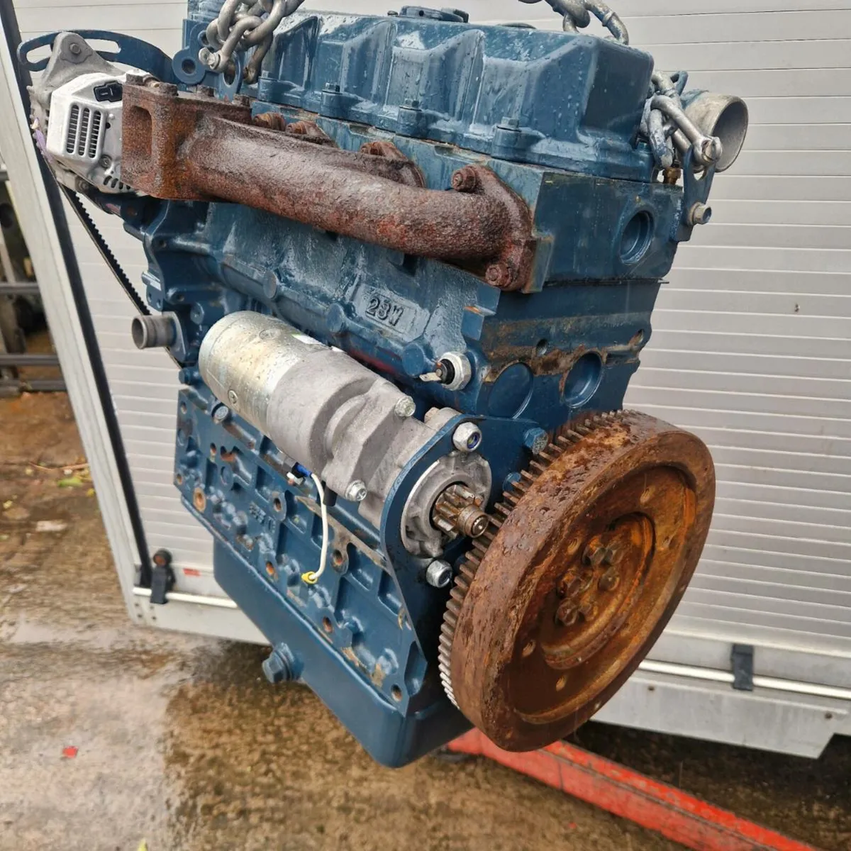V2203 Kubota 4 cylinder diesel engine - Image 4