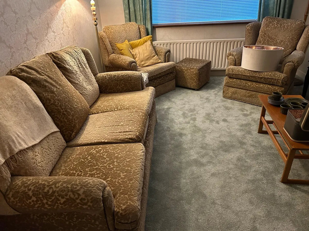 3-1-1 couch set 3 seater Couch, 2 Armchairs & 2 po