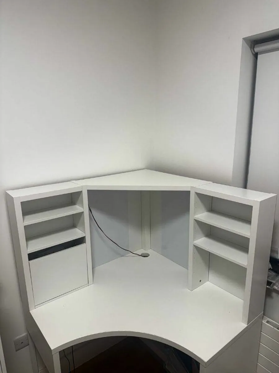 Desk - Image 2