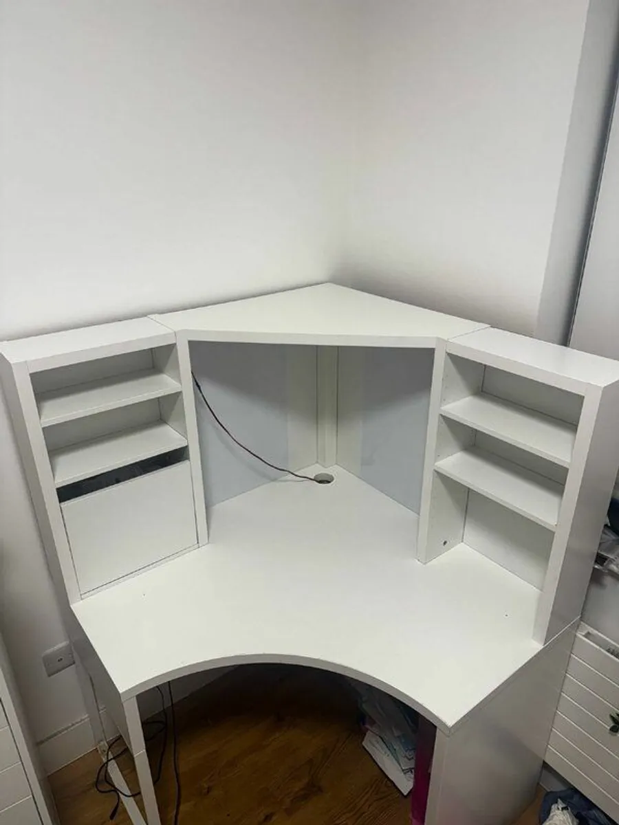 Desk - Image 3
