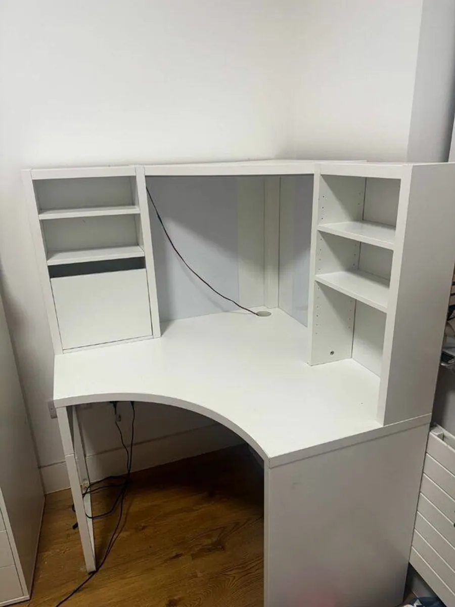 Desk - Image 4
