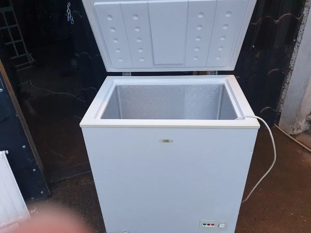 Logik chest  freezer - Image 3