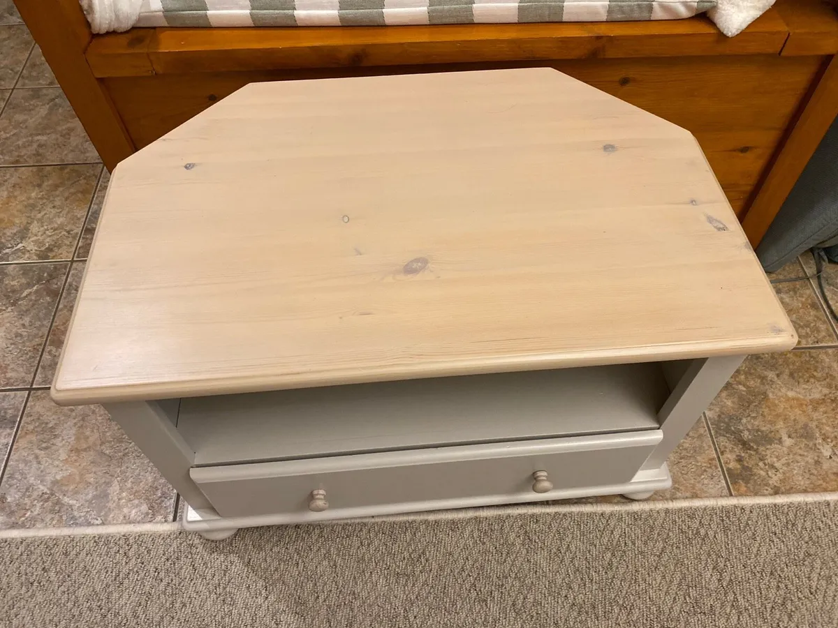 Tv  stand - Image 1