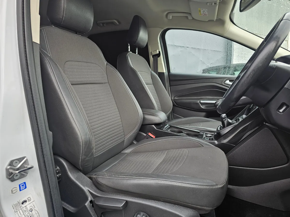 FORD KUGA 2 SEATER TITANIUM // NO VAT // 11/25 DOE - Image 3