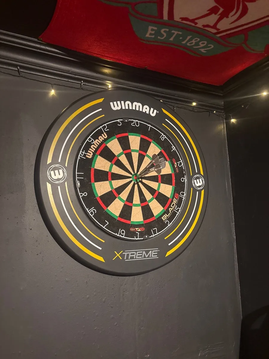 Darts surround