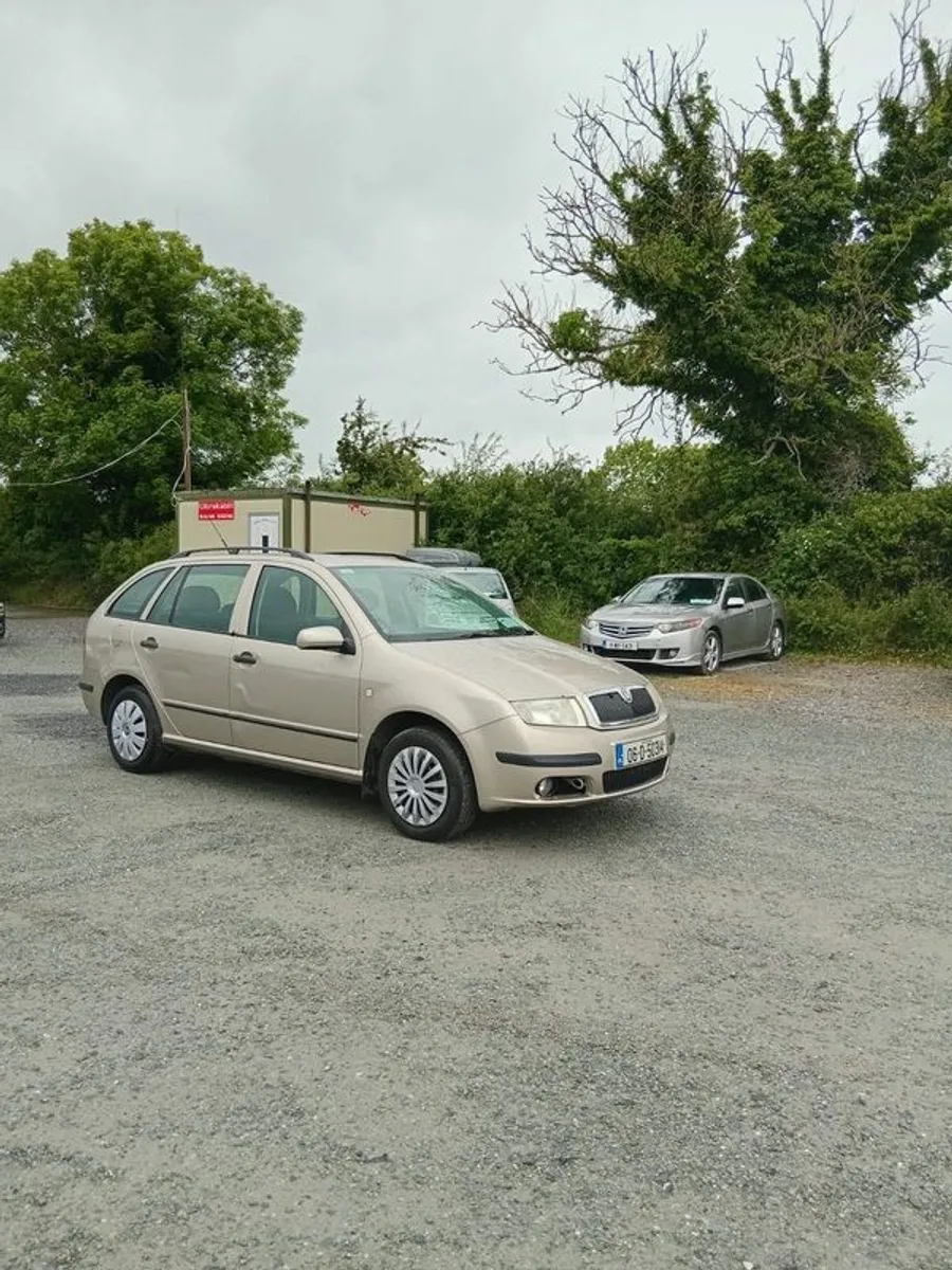 Skoda Fabia 1.2L hatchback NCT 11/25 Tax 7/25 - Image 2