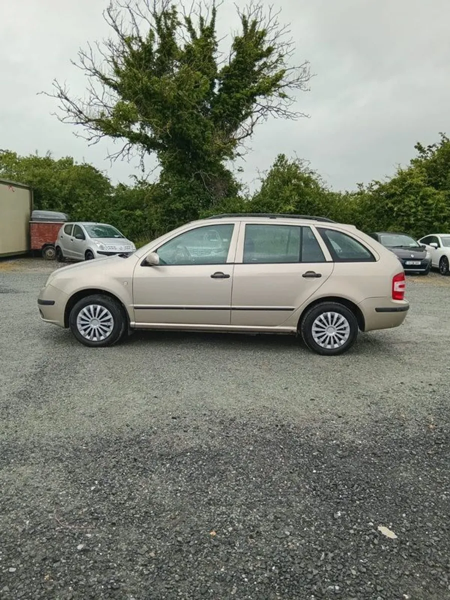 Skoda Fabia 1.2L hatchback NCT 11/25 Tax 7/25 - Image 4