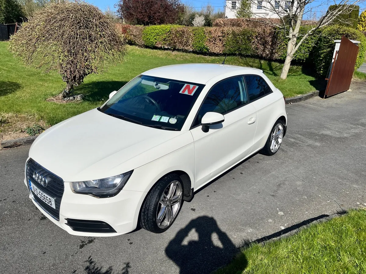 Audi A1 - Manual - Image 3