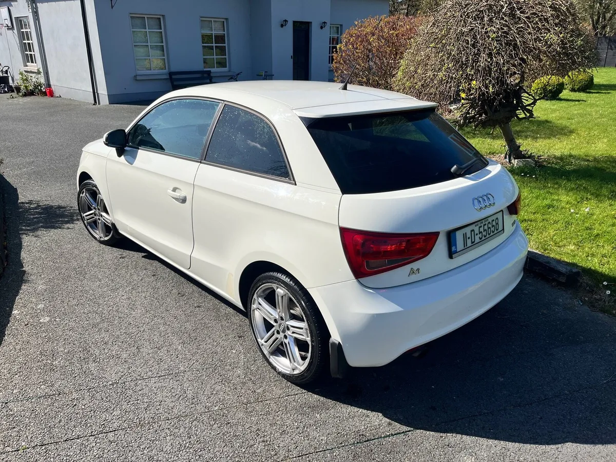 Audi A1 - Manual - Image 4