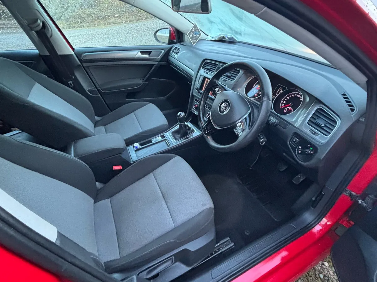 VW Golf 1.6L - Image 2
