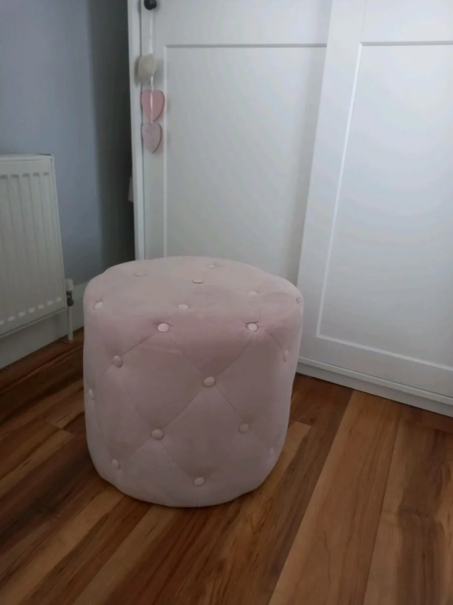 Velvet footstool - Image 1