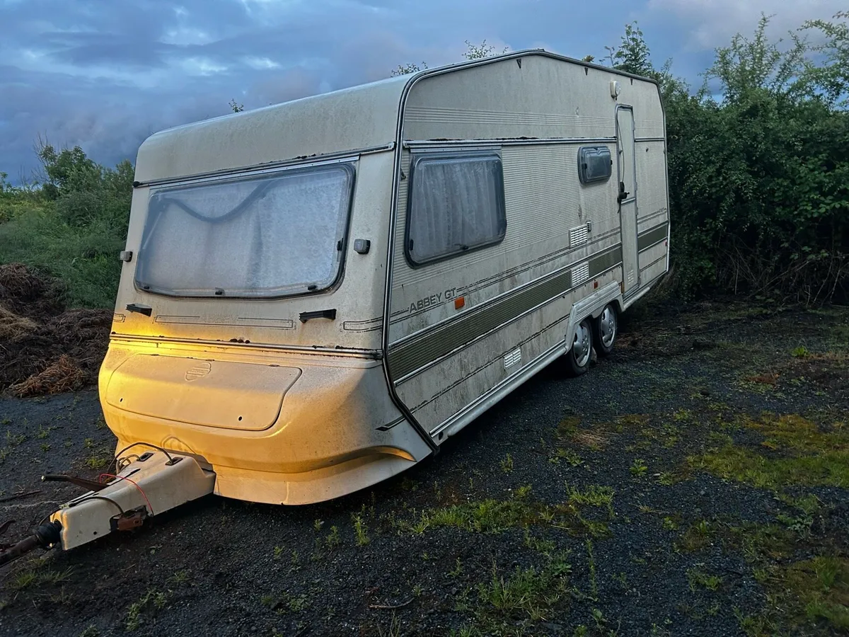 Caravan - Image 1