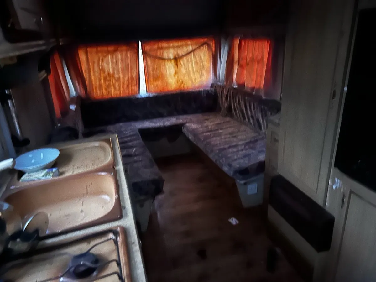 Caravan - Image 4