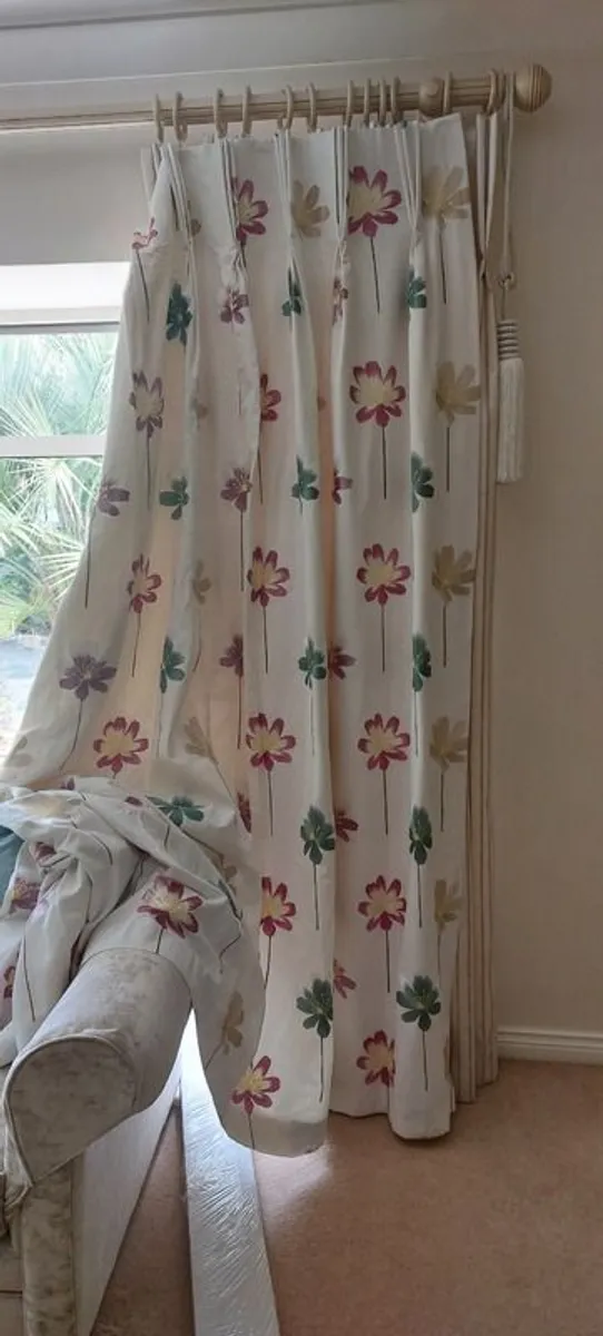 Curtains - Image 1
