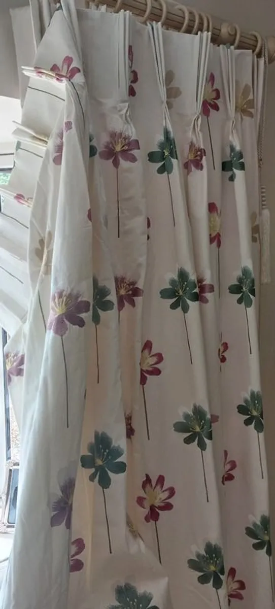 Curtains - Image 3