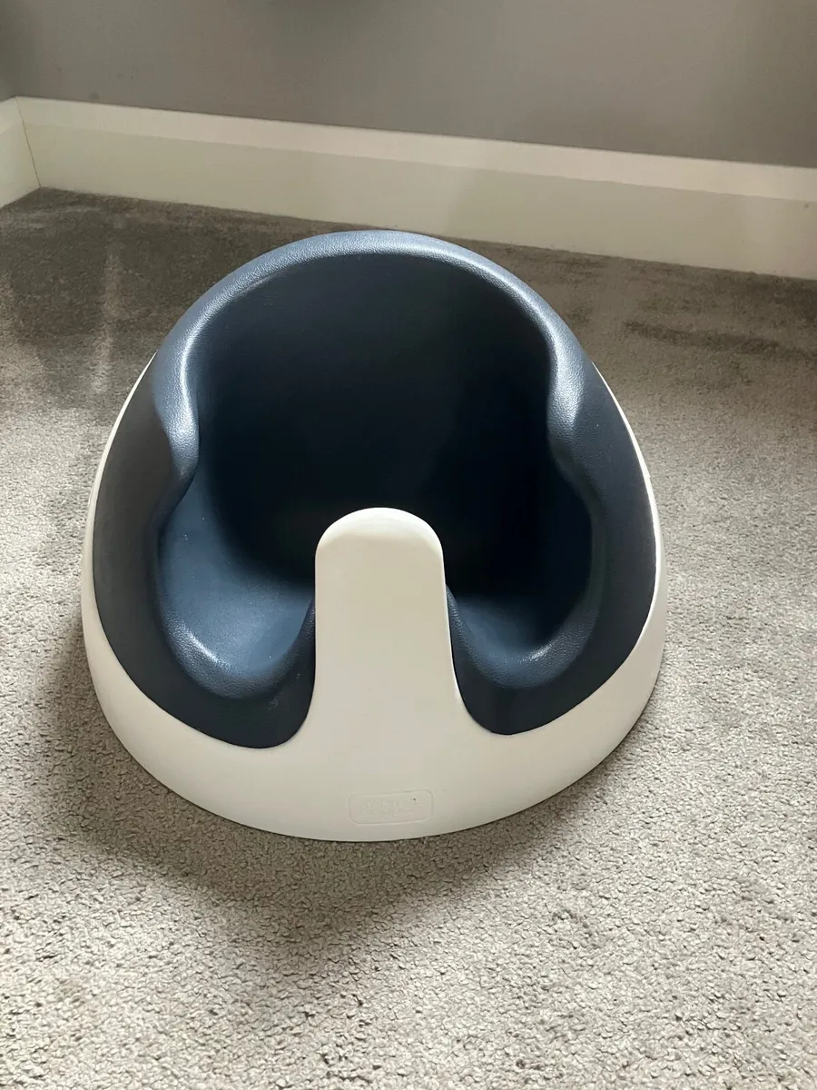 Mama & papas bumbo booster seat with activity tray - Image 4