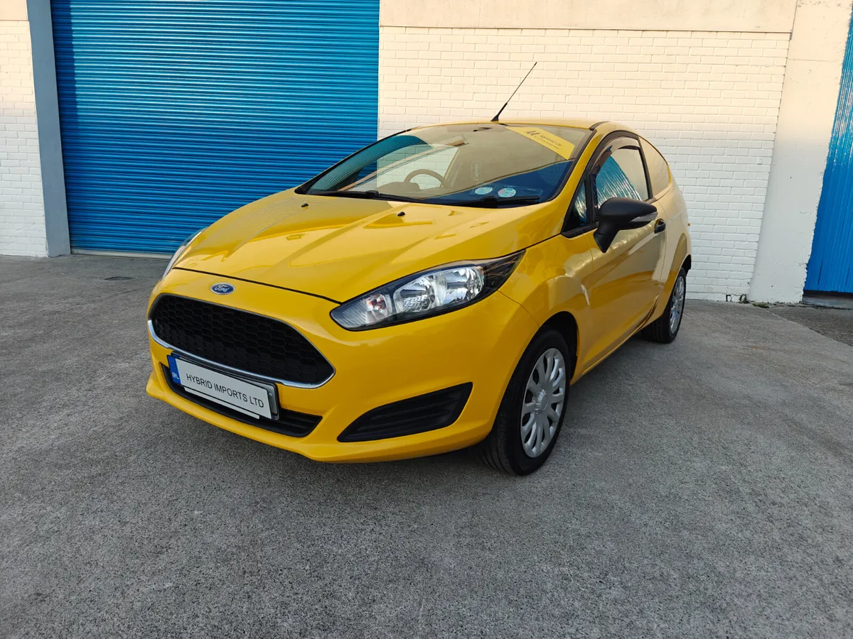 2017 FORD FIESTA VAN LOW MILEAGE FRESH TEST - Image 3