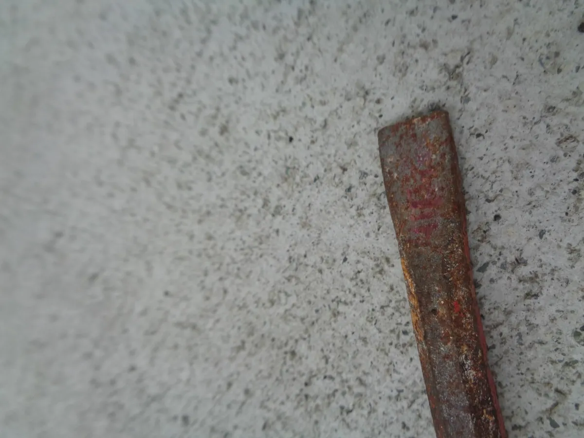 Wrecking Bar/Nail Bar for Sale - Image 3