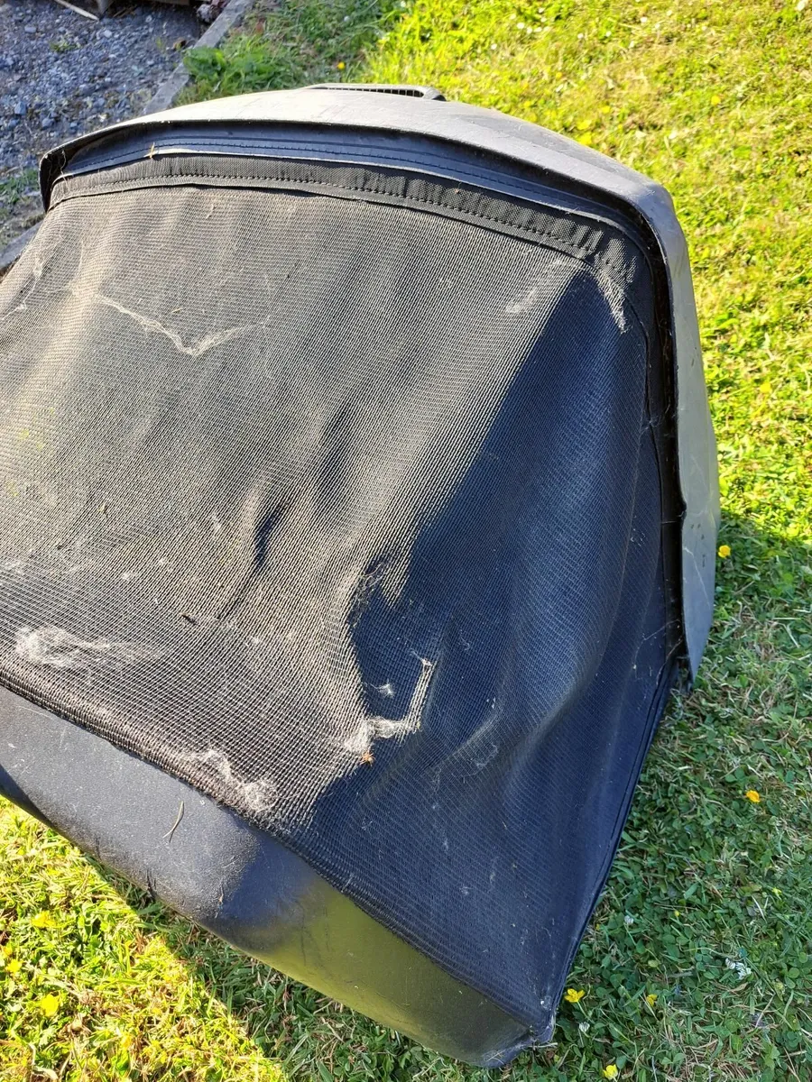Lawnmower grass box - Image 1