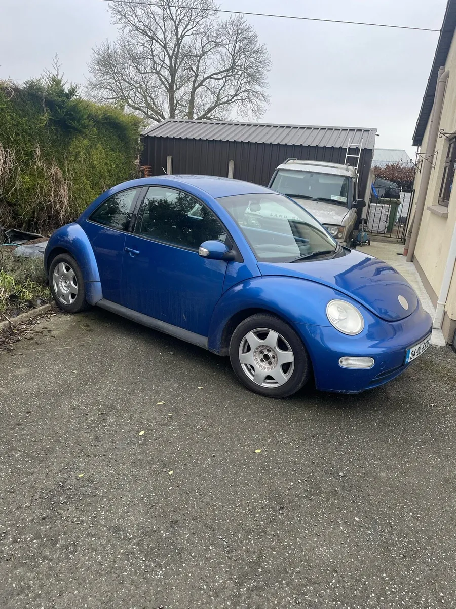 2005 Blue Beetle - Image 2