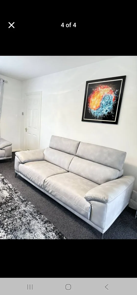 2 seater sliver leather couches - Image 2