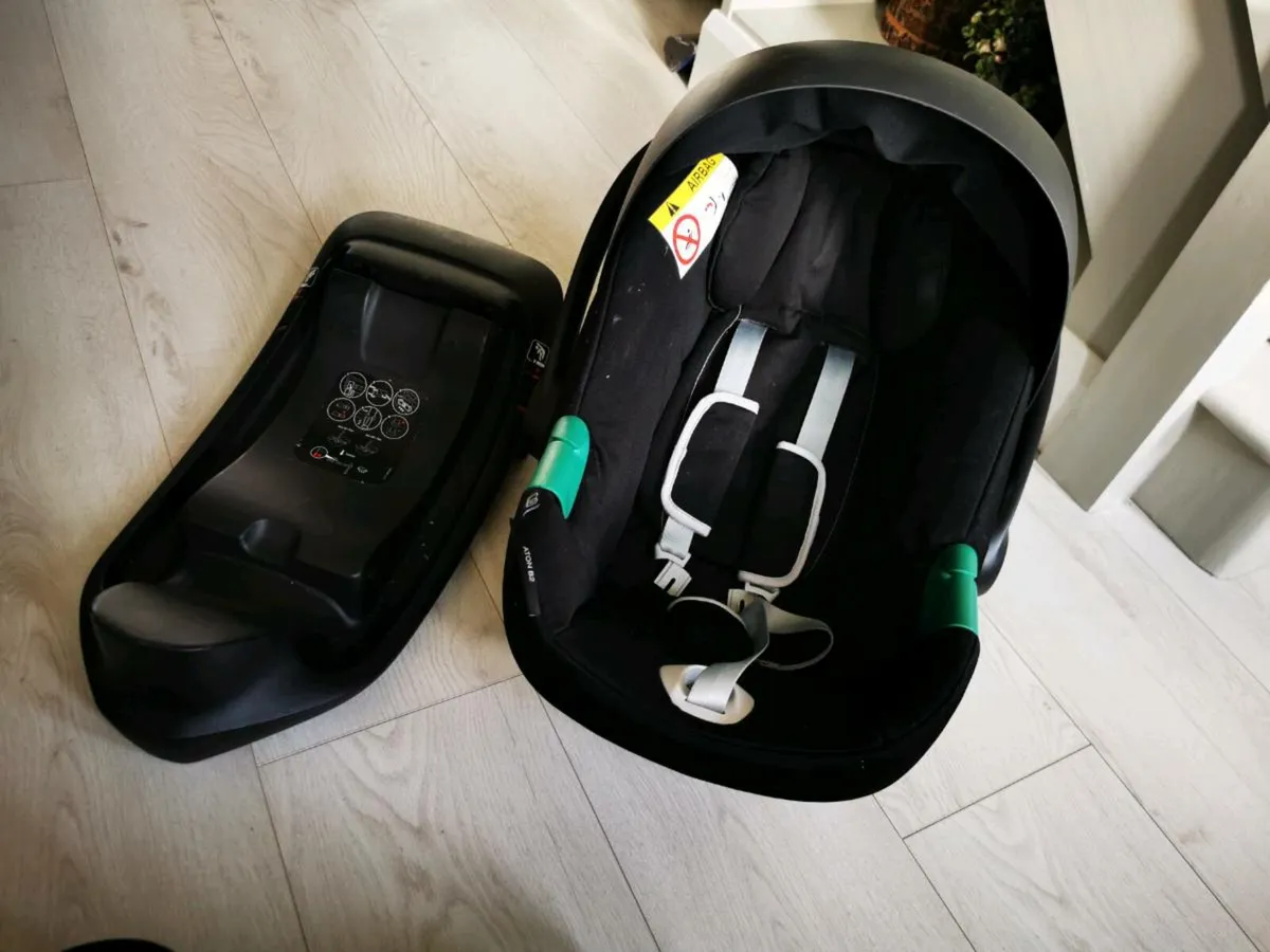 2 x Cybex car seats with isofix bases - Image 4