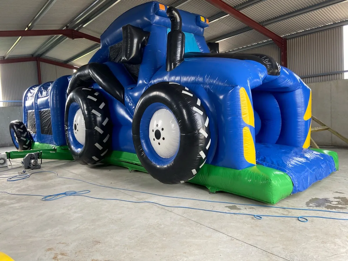 Bouncy castles - Image 1