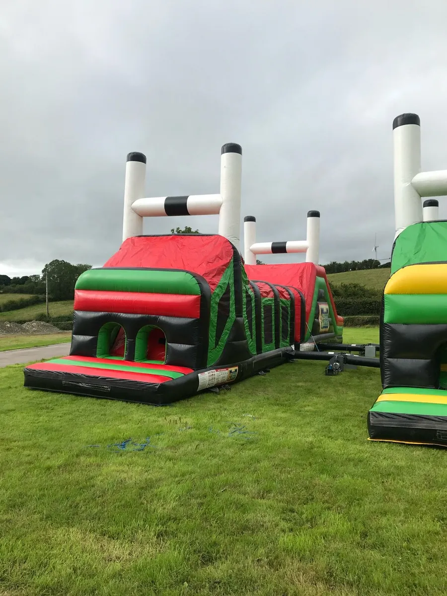Bouncy castles - Image 3