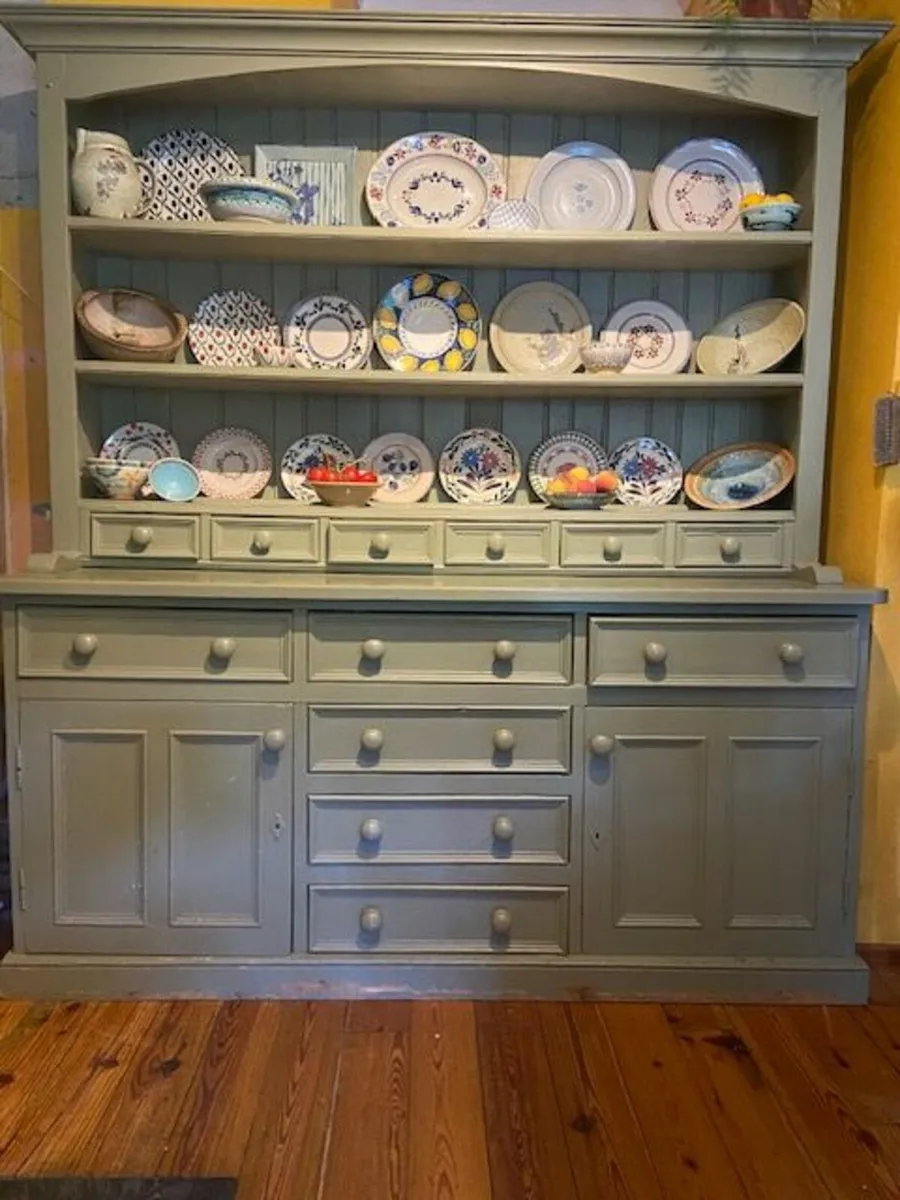 Dresser - Image 1