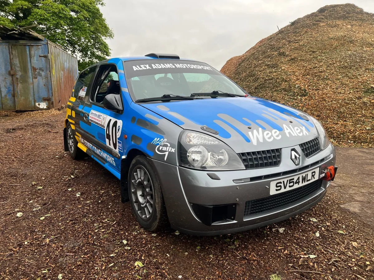 Renault Clio Cup racer/rally car - Image 1