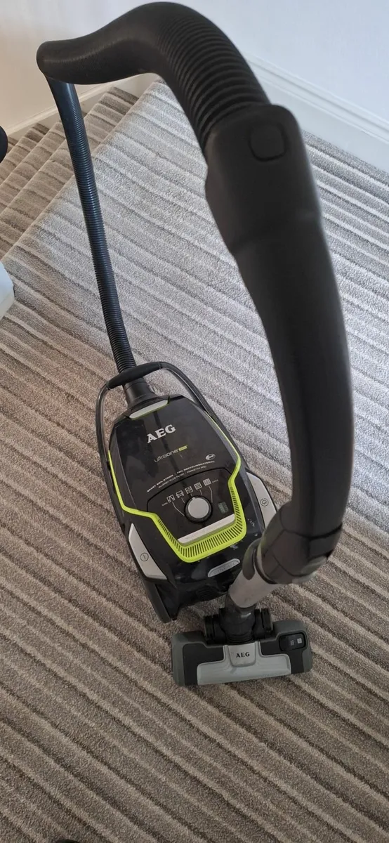 Dyson DC 19 and AEG Ultraone Vacuum Cleaners - Image 4
