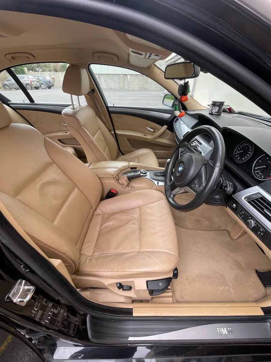 Car - Image 4