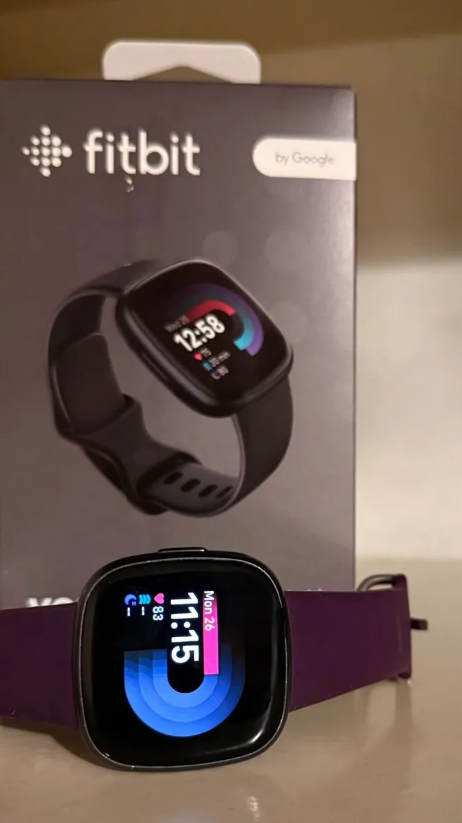 Fitbit versa 4 - Image 2