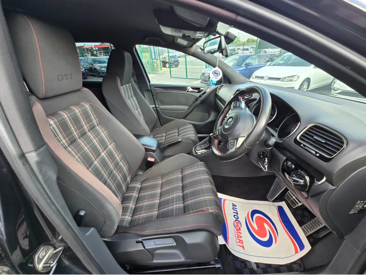 Volkswagen Golf 2.0 GTI - CLIMATRONIC - SPORT MODE - Image 2