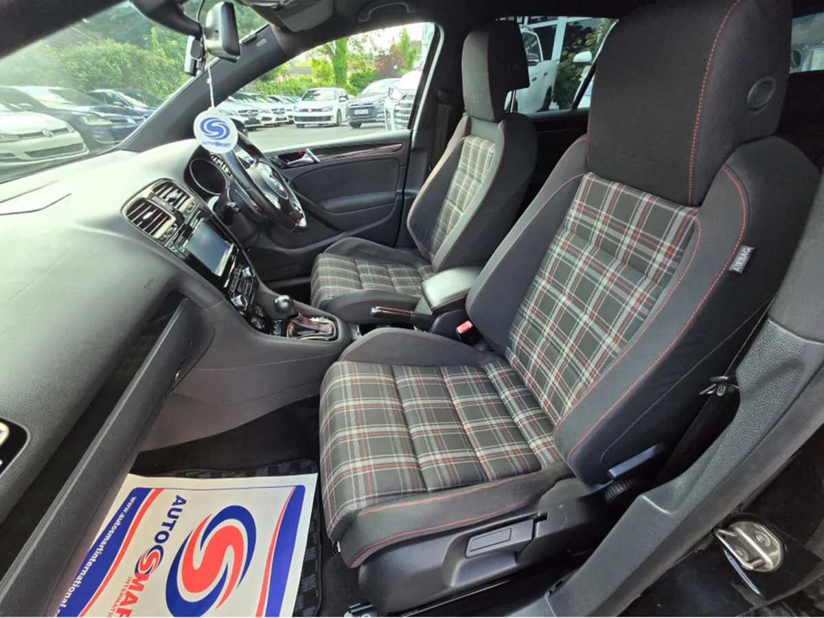 Volkswagen Golf 2.0 GTI - CLIMATRONIC - SPORT MODE - Image 4