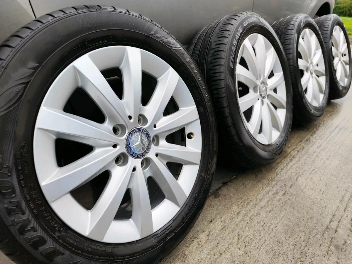 16" Mercedes alloy wheels. Dunlop tyres. - Image 1
