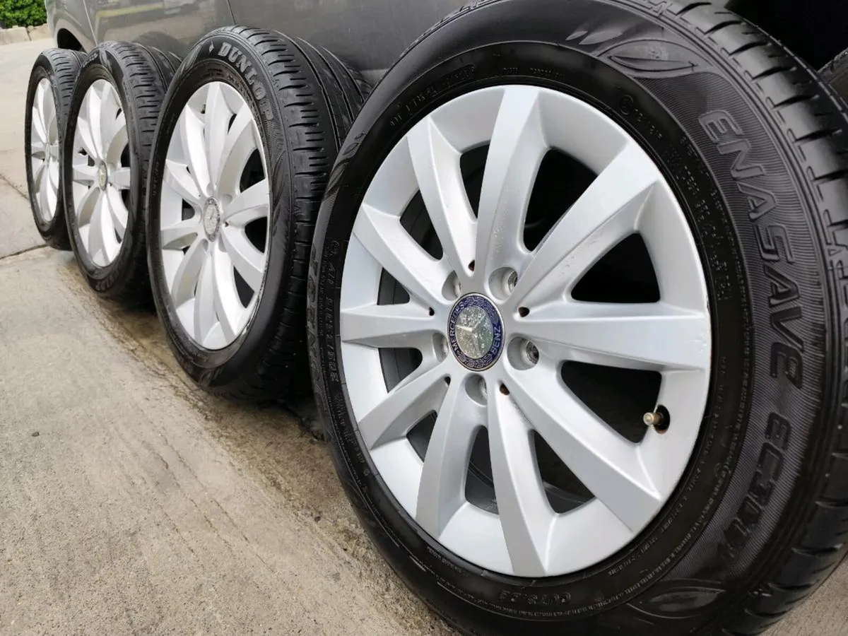 16" Mercedes alloy wheels. Dunlop tyres. - Image 4