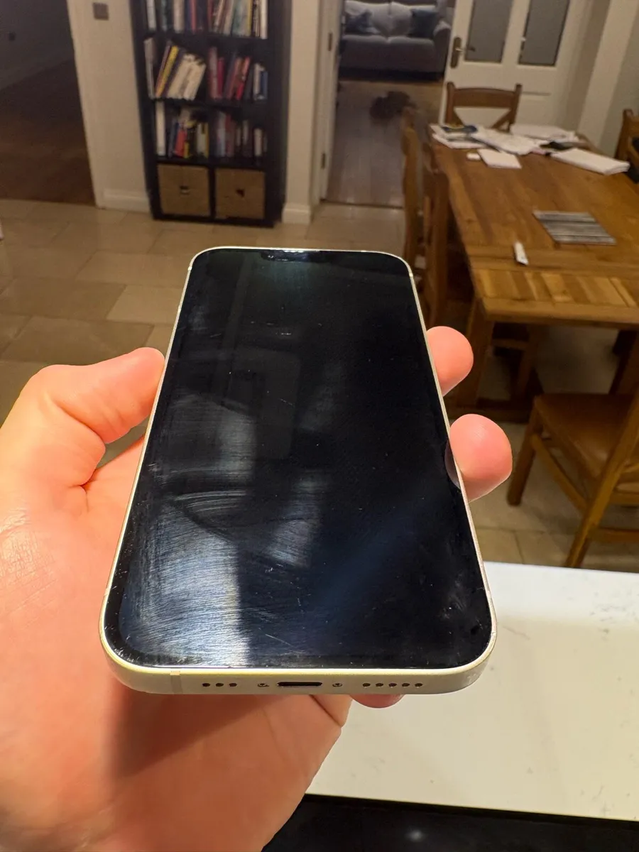 iPhone 13 128GB Excellent Condition - Image 4