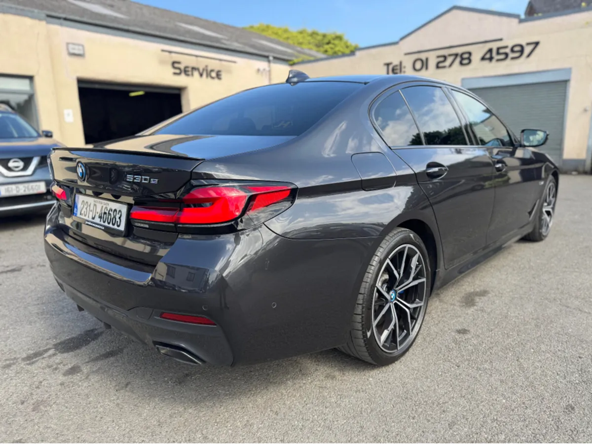 BMW 5-Series 530e M SPORT AUTO - Image 4