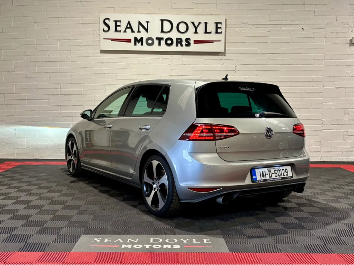 Volkswagen Golf GTI DSG 220BHP 5DR - Image 3
