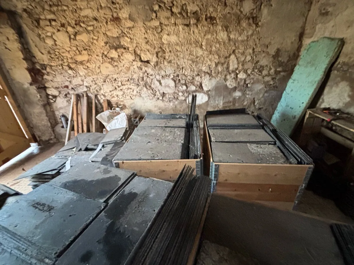Spanish slates - Image 2