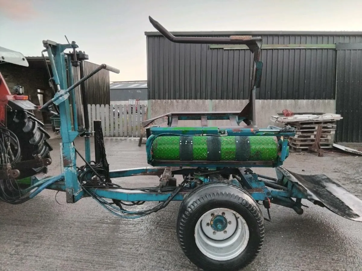 Silage bale wrapper - Image 1