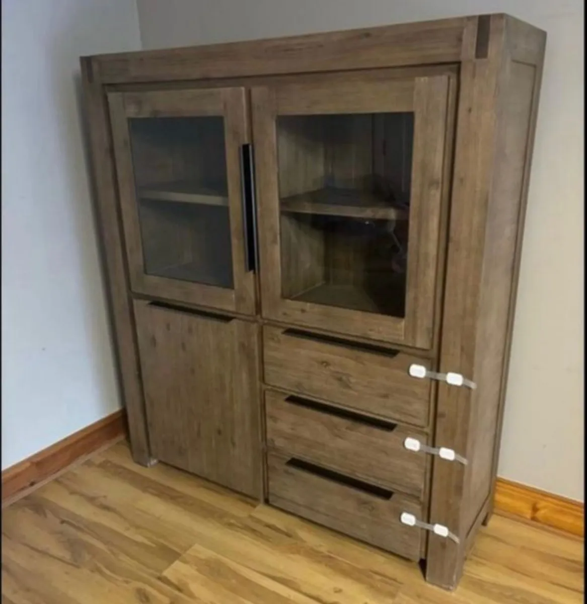 Cabinet - Image 3