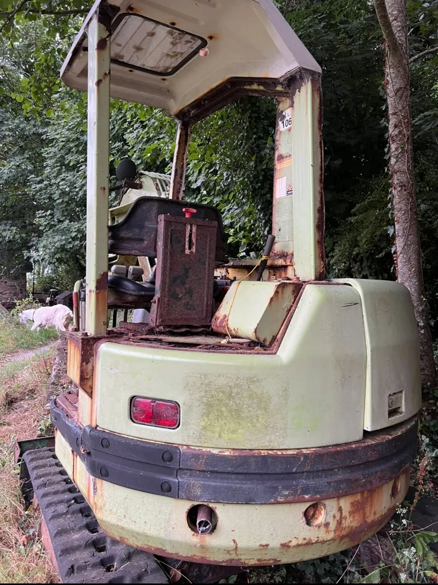 3 Ton Kobelco Excavator - Image 3