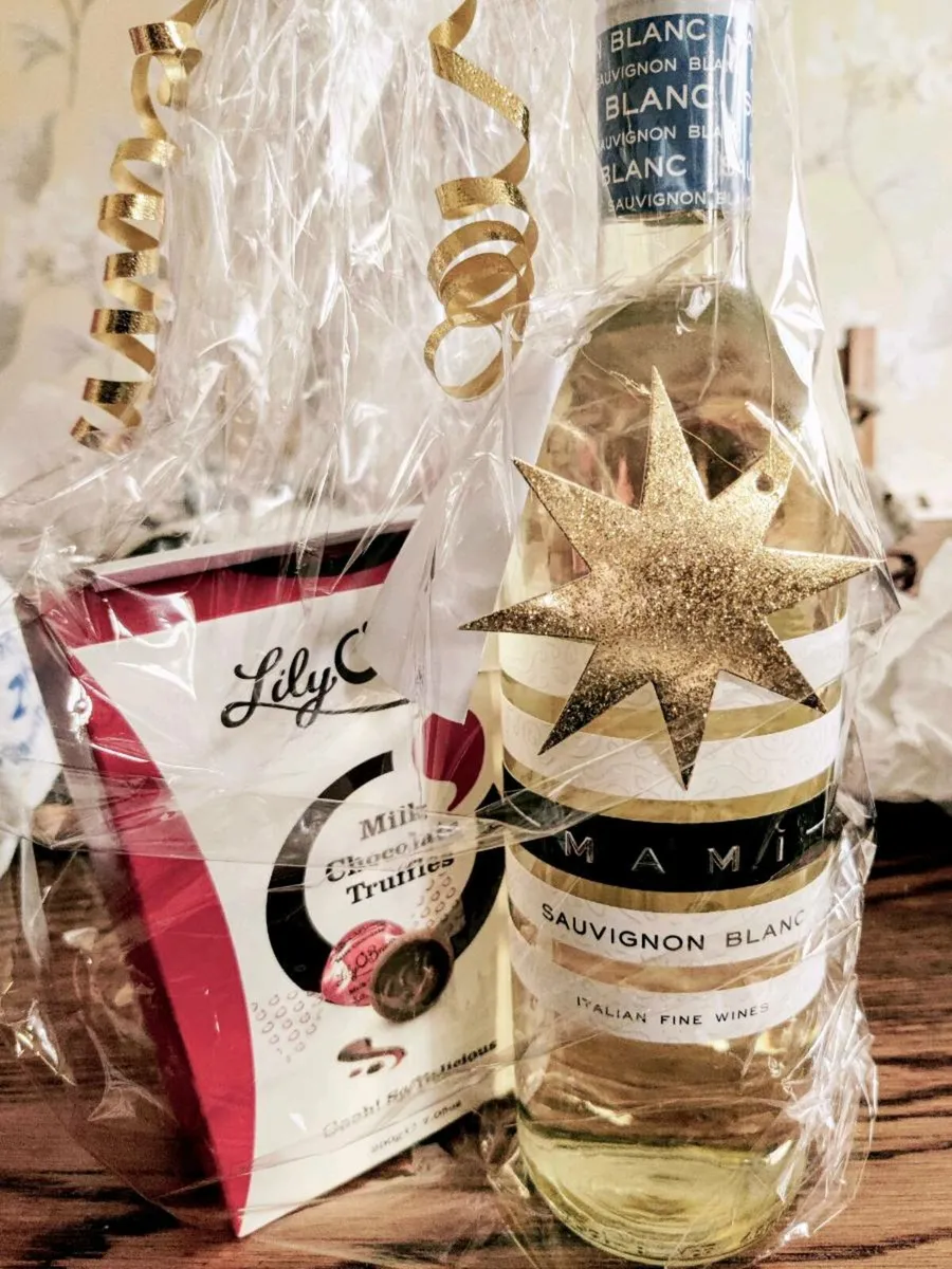 SAUVIGNON WHITE WINE, & Butlers Chocolate Truffles - Image 1