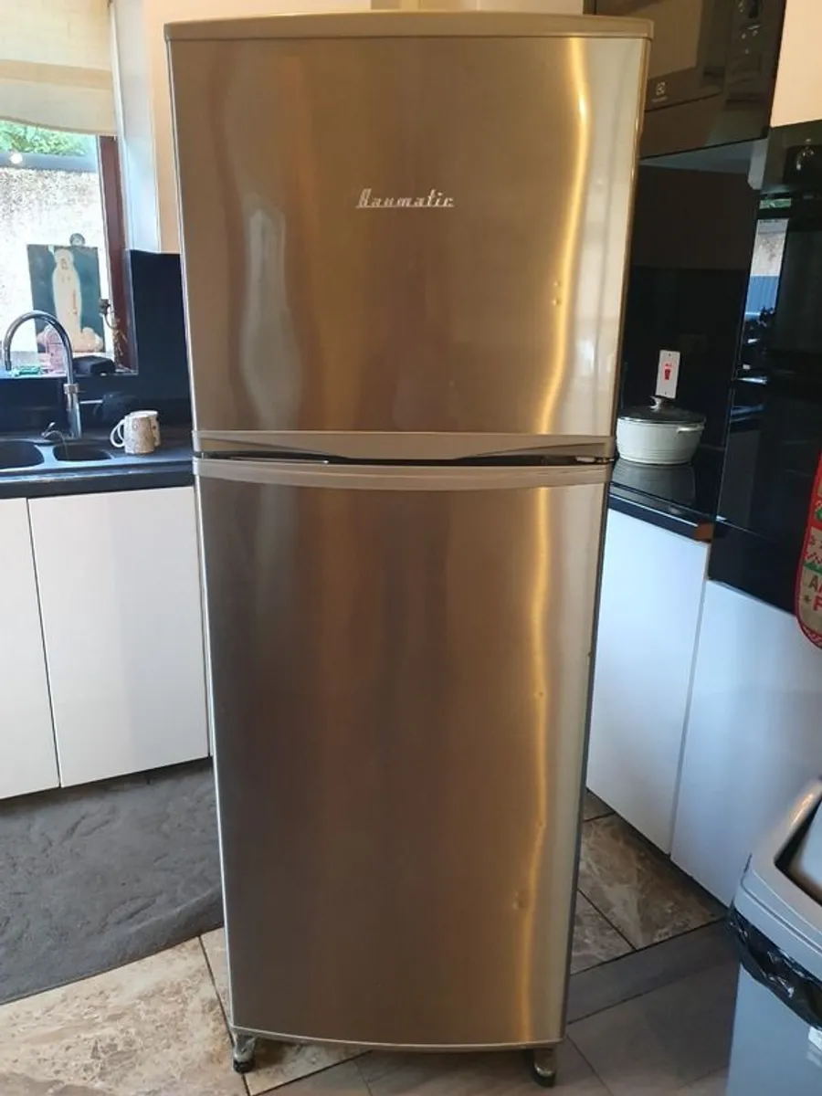 Baumatic fridge freezer - Image 1